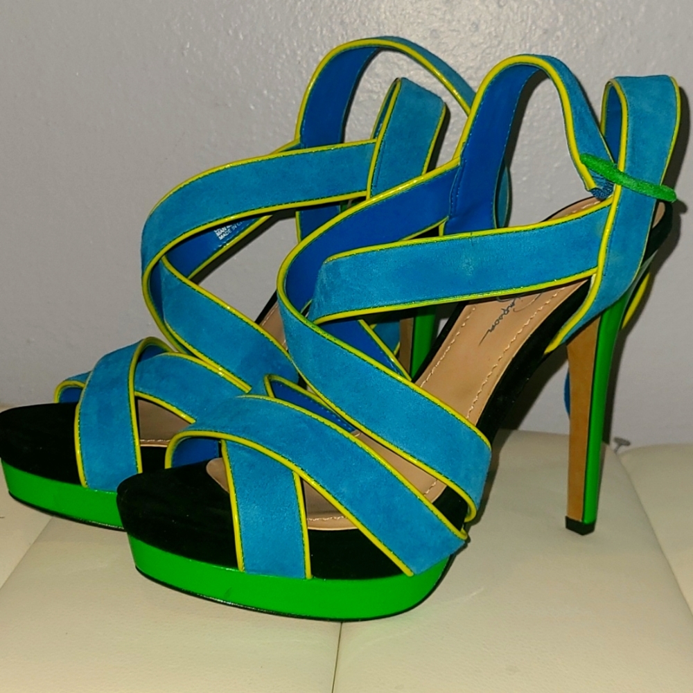 Jessica Simpaon Size 8.5 Sandals